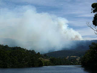 Judds Creek Rd fire from Huonville bridge - 18 Feb 2007