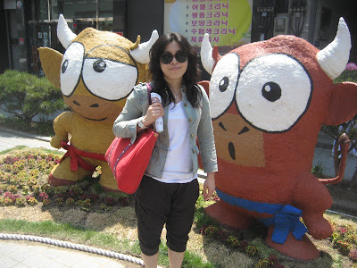 Boo Young and some Korean cows characters