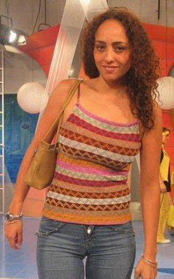 Sara Manrique con cabello suelto