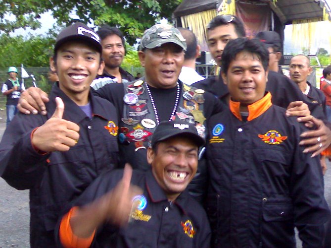 Mbah Djo berama  fans