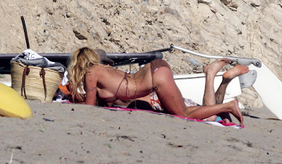 Pamela Anderson Sexy Mini Bikini Pictures