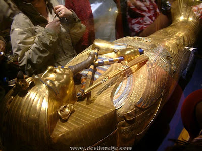http://4.bp.blogspot.com/_gzXSI8T1208/S7qhghlF3QI/AAAAAAAABQA/QiBhtZYYeqE/s800/Sarcophag_Of_Tutankhamen-Tutankamonov_Sarkofag.JPG