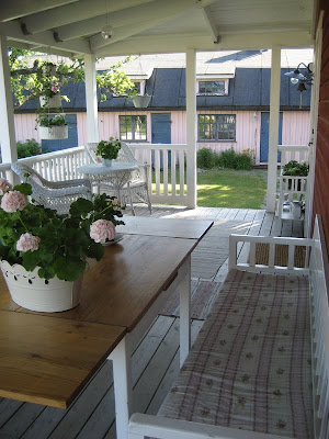 Maria renoverar: staket på verandan
