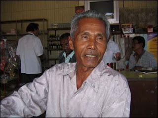 Ayah Che Ton