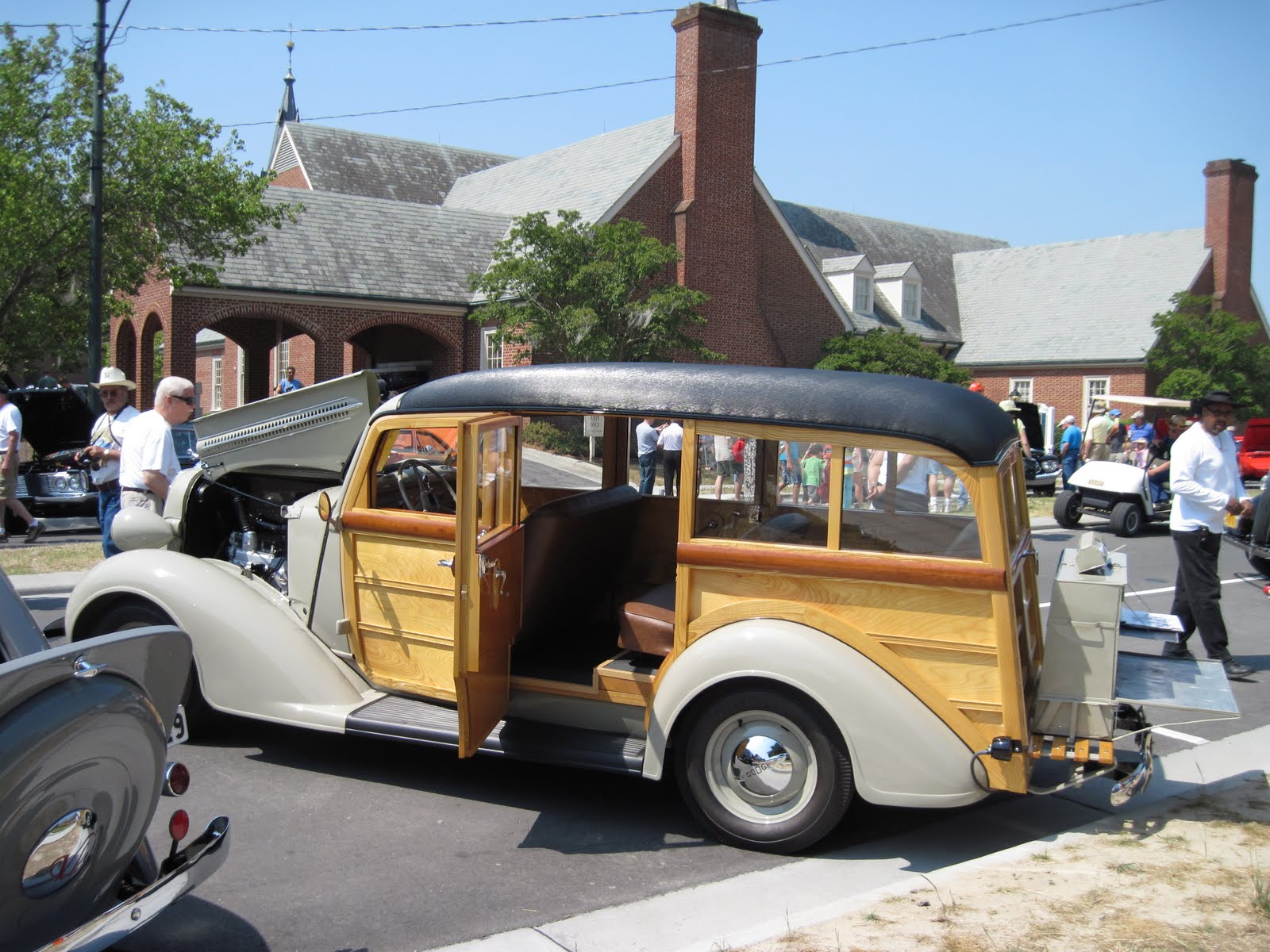 Where the Two Rivers Meet New Bern, NC Grand National Antique Car Show New Bern, NC May
