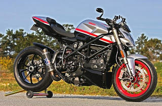 Ducati Streetfighter Corse Motorcycle Performance