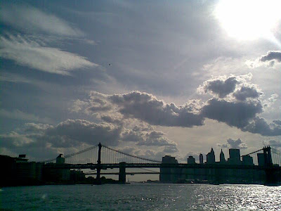 NubesSobreManhattanBridge