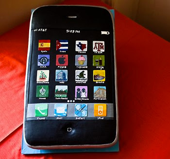 Handphone wedding cake