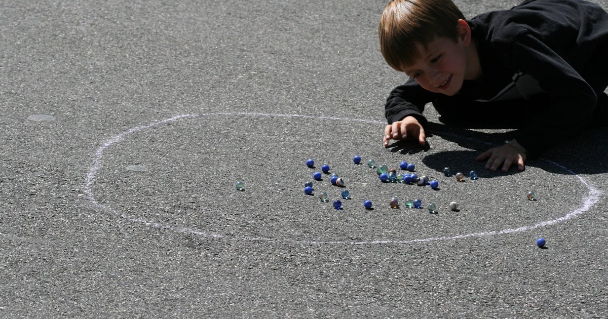OC Mom Blog PLAY MARBLES WITH YOUR KIDS SUPER FUN MARBLE GAMES