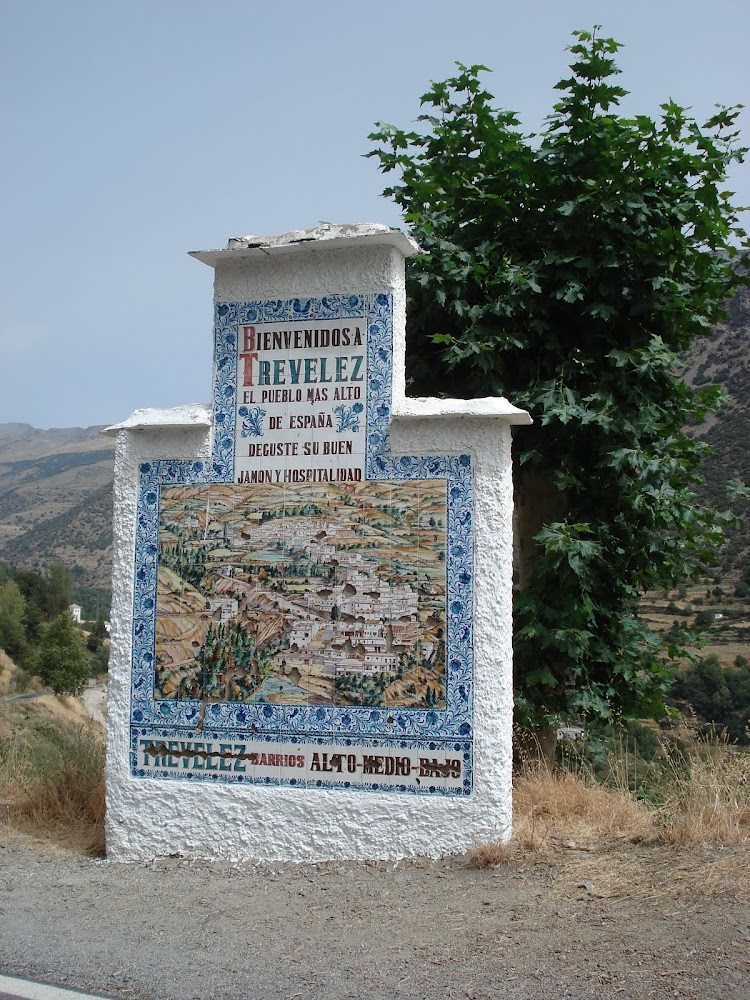 TREVÉLEZ, EN LA ALTA ALPUJARRA GRANADINA