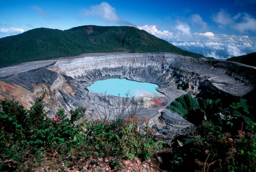 [costaricavolcano.jpeg]