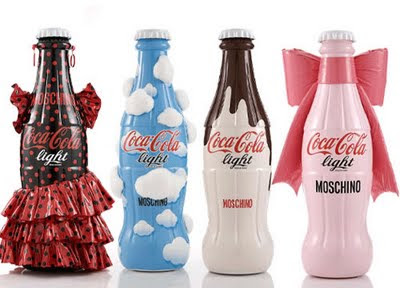 Karl Lagerfeld viste a la botella de Coca Cola