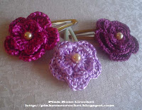 ورود جميله جدا Presilhas+Flor+de+Croch%C3%AA.+-+Crochet+Flower+Hair+Clip+-+Pink+Rose