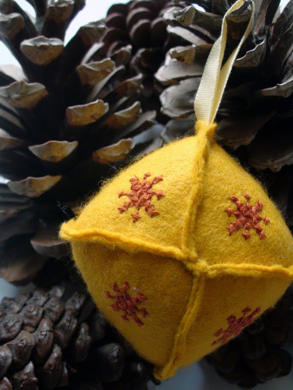 [crossstitchyellow.jpg]