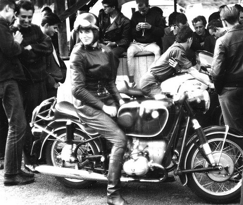 Vintage photos of Women Motorcyclists... - Page 3 ...