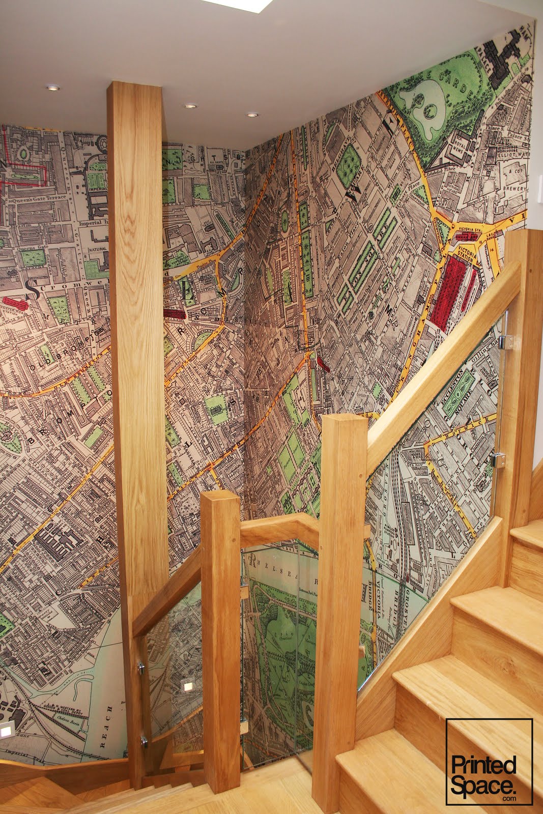 http://4.bp.blogspot.com/_hPWDja5-oyU/TQCn5leT9NI/AAAAAAAAARo/iudeTscnOTc/s1600/Vintage%2BMap%2Bstairs2%2B.jpg