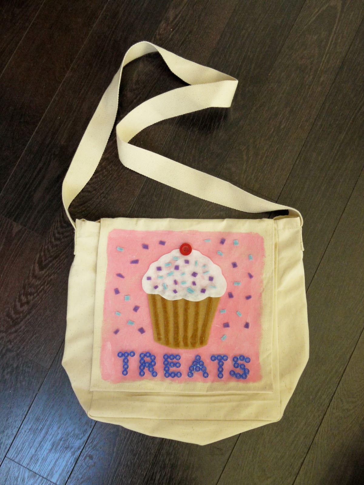 Muffin Top Messenger Bag Library Arts