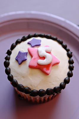 backstage pass game cupcake john backstage pass game cupcake john