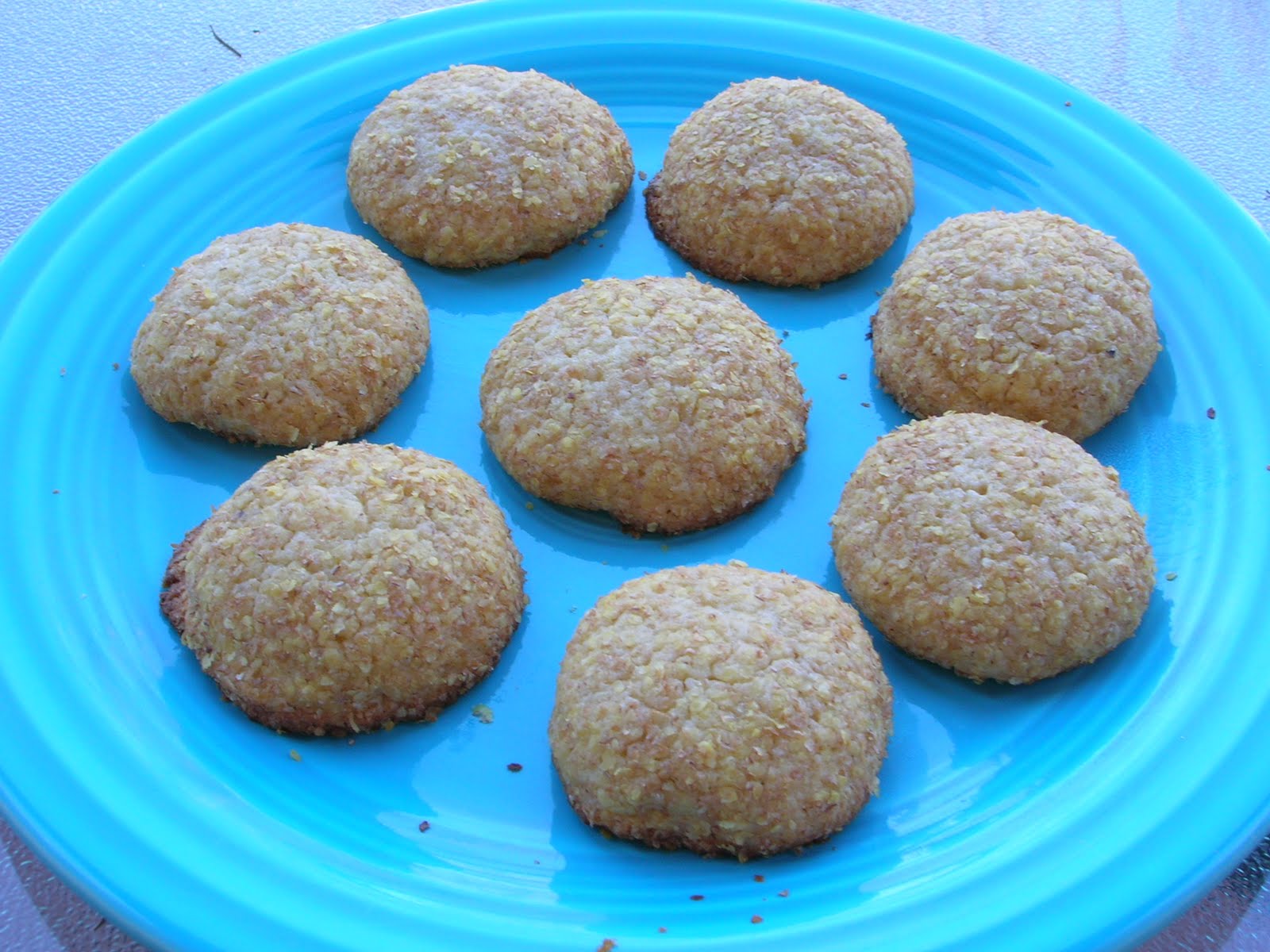 [Honey+Wheat+Cookies+plate.JPG]