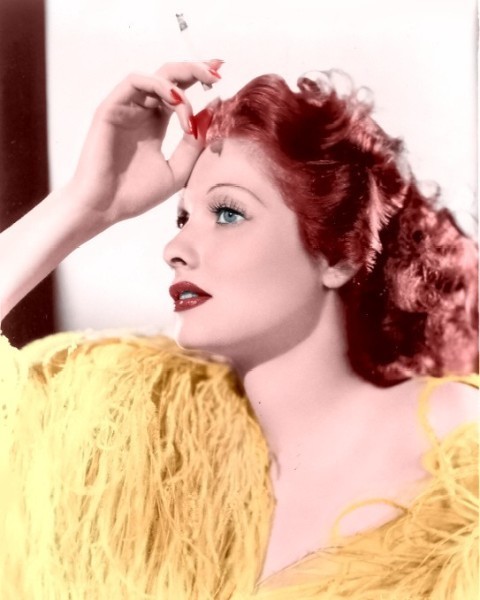 In simple terms the 1950's makeup style emphasized over the luscious looks: In simple terms the 1950's makeup style emphasized over the luscious looks: