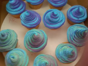 Blue_Purple_Tie_Dye_Cupcakes