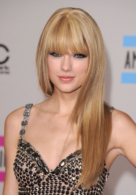 So what do you think of Taylor Swift new straight hairstyle?