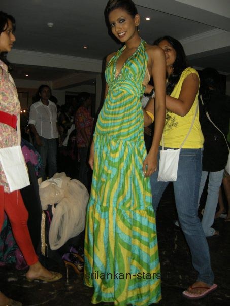 [Nilukshi+Amanda+Sri+Lanka+Design+Festival+2009.jpg]