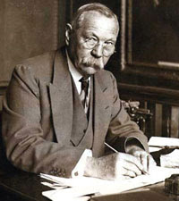 Sir Arthur Conan Doyle negli anni 20 Weird Fiction Review: Vol. 1, 2011, copertina