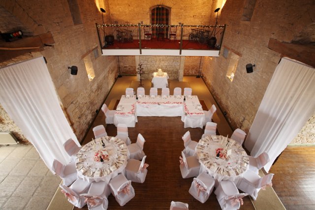 Mango Acoustic Duo Alex And Nicola Gidman The Great Tythe Barn