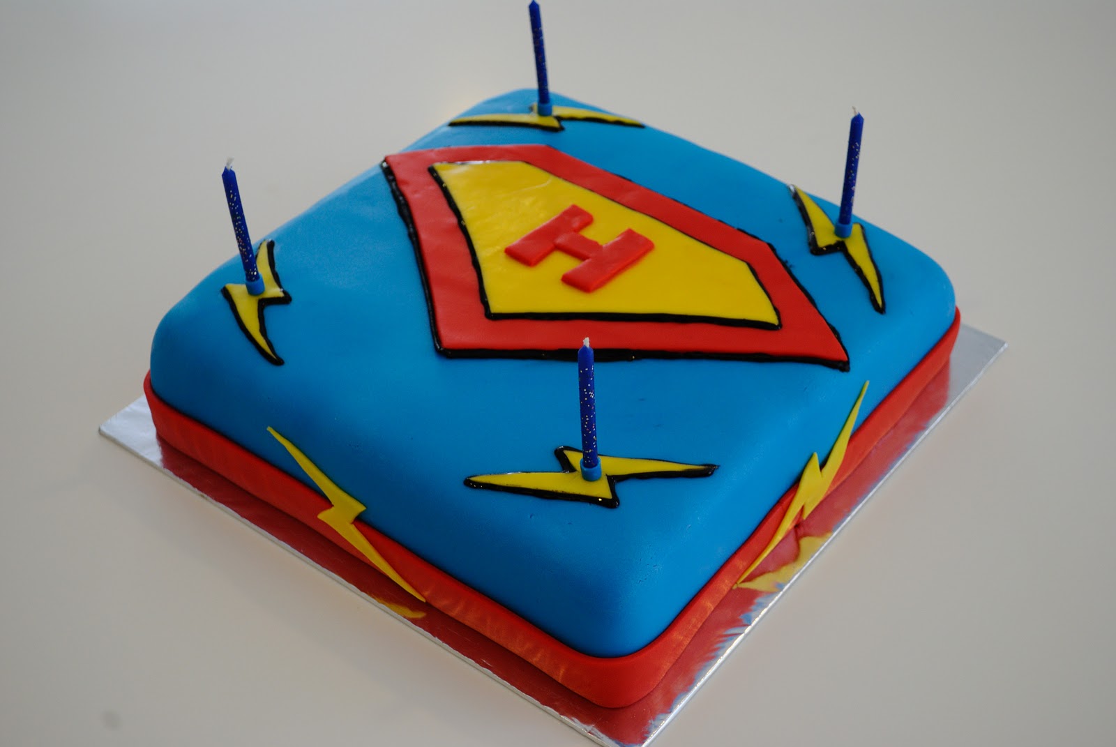 Cake Superhero