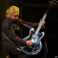 Peter hook,guitarrista de joy division.Conciertos España. Valencia,Madrid, Barcelona y Bilbao