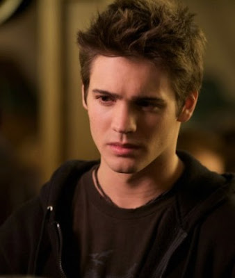 Remote Controlled Hairbrush talking about Steven R McQueen on Vampire Diaries