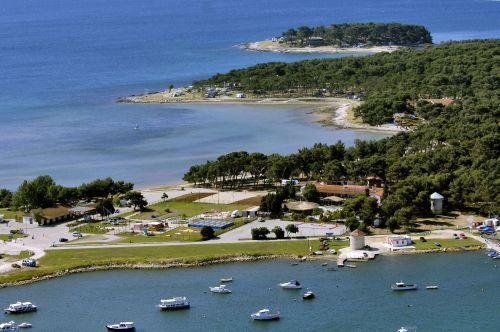 [www.hotelguide.com.jpg]