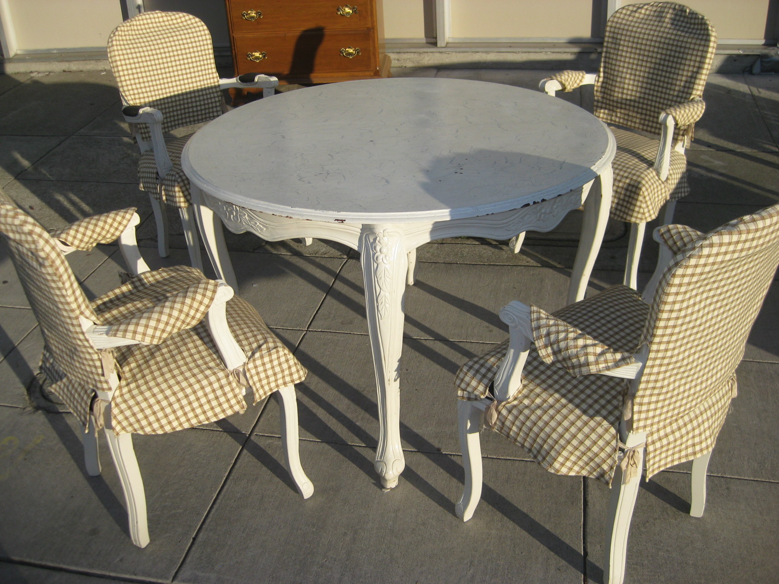 uhuru furniture collectibles sold shabby chic table and 4 chairs uhuru furniture collectibles sold shabby chic table and 4 chairs