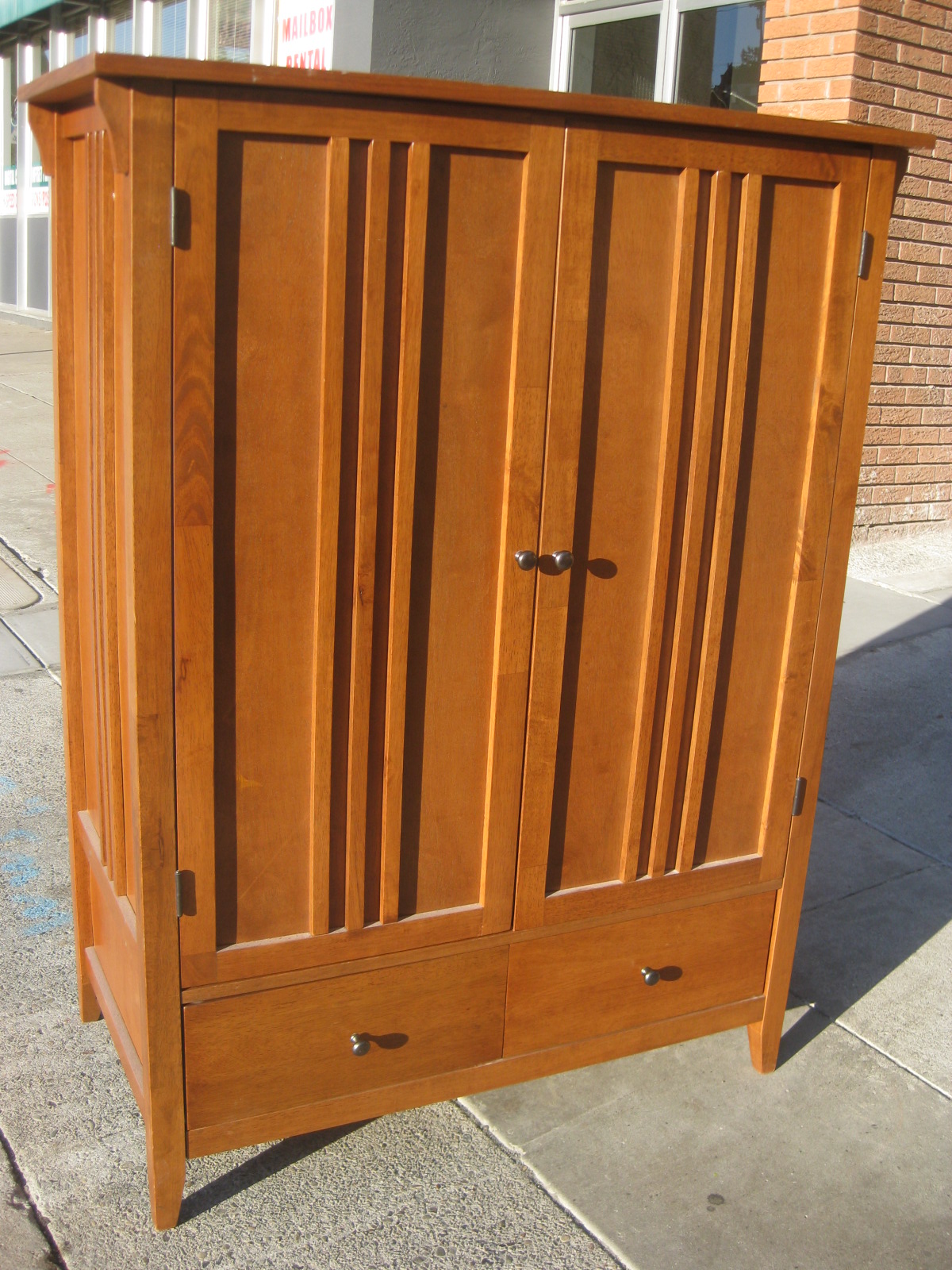 UHURU FURNITURE & COLLECTIBLES SOLD Television Armoire $125 -> Armoire Basse Télé UHURU FURNITURE & COLLECTIBLES SOLD Television Armoire $125 -> Armoire Basse Télé