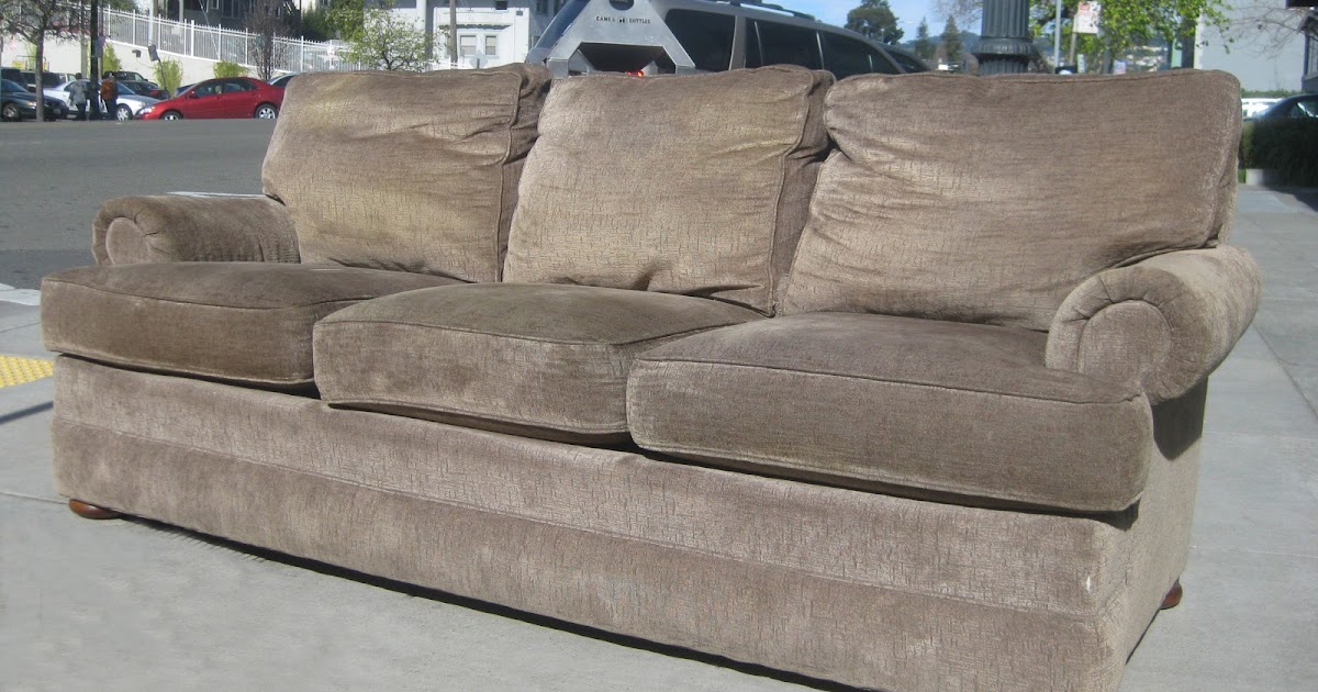 UHURU FURNITURE & COLLECTIBLES SOLD Thomasville Sofa 200