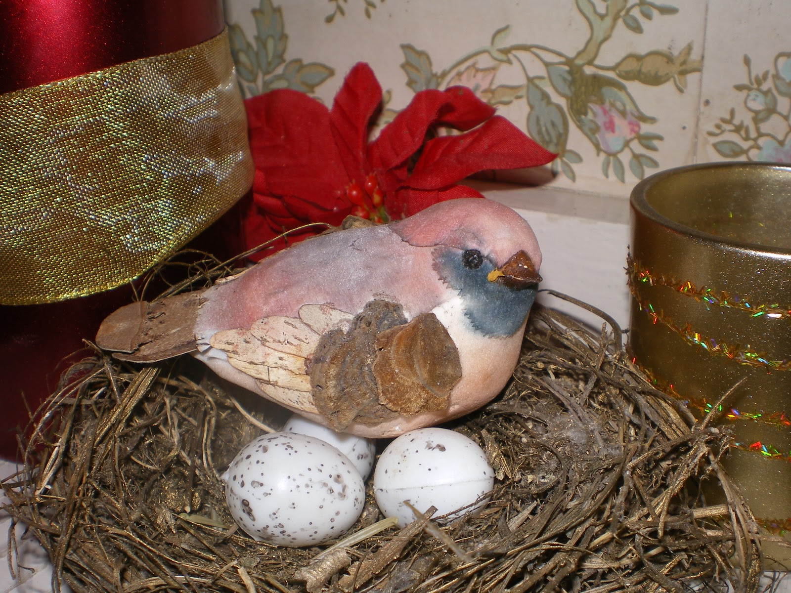 one thing beautiful Christmas tree bird's nest