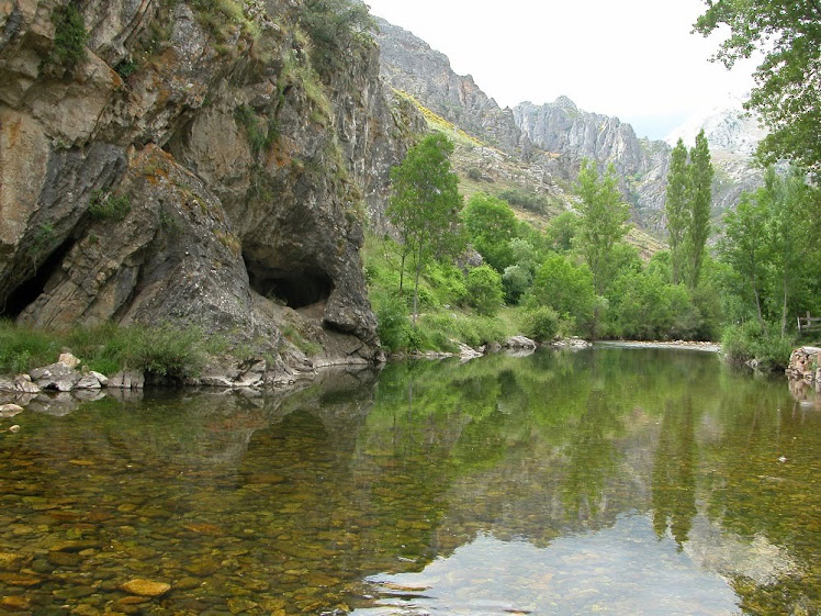 El rio Curueño en Montuerto
