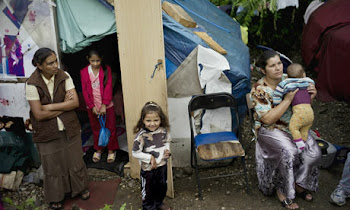 ROMANI WOMEN AND CHILDRE IN LYON