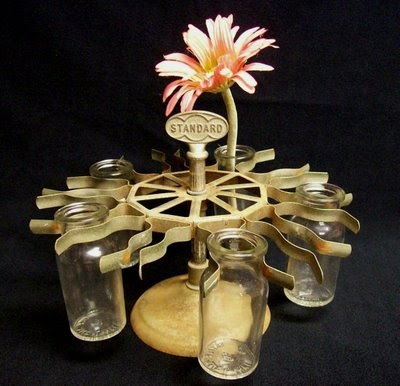 ANASPACESHIP: Upcycled Rubber Stamp Holder