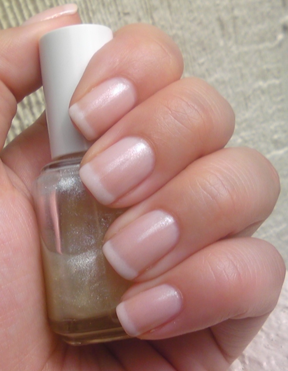 French manicure: our tips to a perfect one - Essie