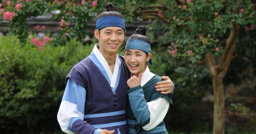 dating anniversary gifts by year