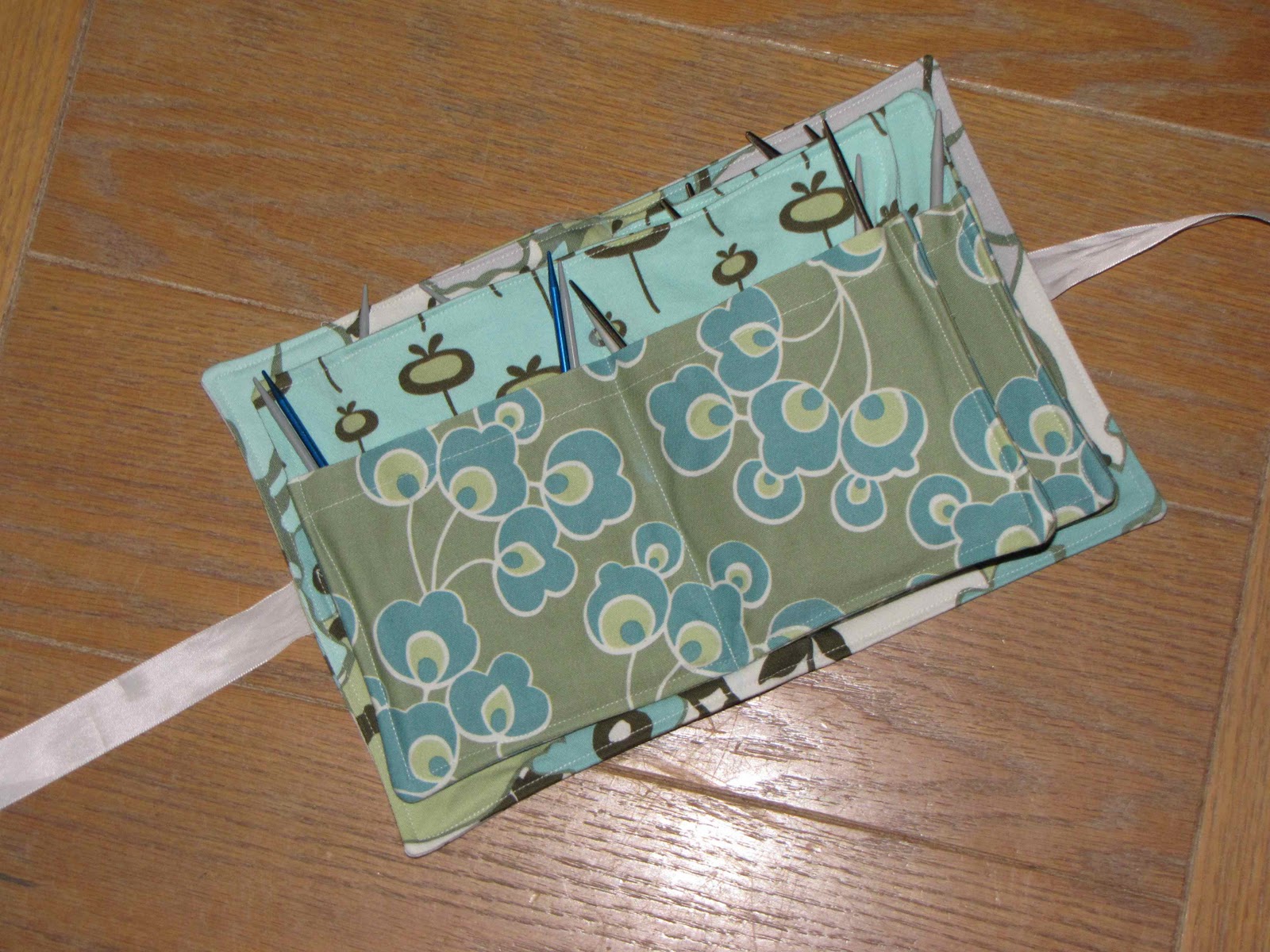 Apple Dumpling Gear: Circular Knitting Needle Holder Tutorial