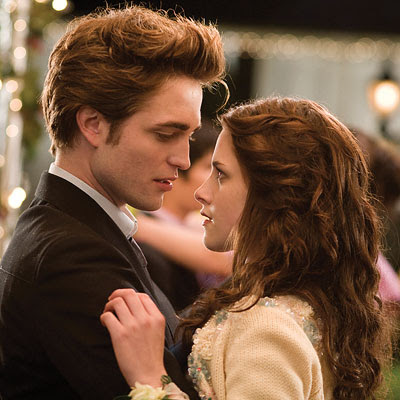 kristen stewart and robert pattinson engaged kristen stewart and robert pattinson engaged