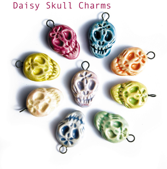[DOD_DaisySkull_Charms.JPG]