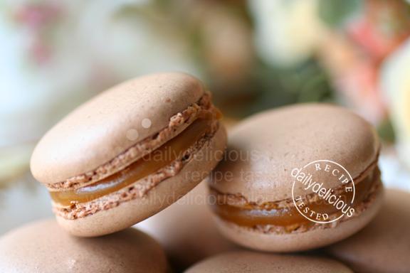 [Chocolate+macarons_2.jpg]