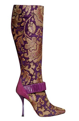 http://4.bp.blogspot.com/_iHe6Vrv_i0U/SF0wMEvAYHI/AAAAAAAAAXY/sTUfN9bfN80/s400/Brocade+boot+Cesare+Paciotti.jpg