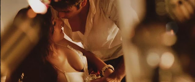Anushka sharma massive hot anushka sharma hot scene in band baaja baaraat. Anushka sharma massive hot