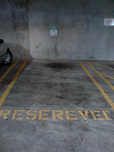 [bad+spelling-reserved+parking+daly+city+garage-AgentAkit-flickr.jpg]