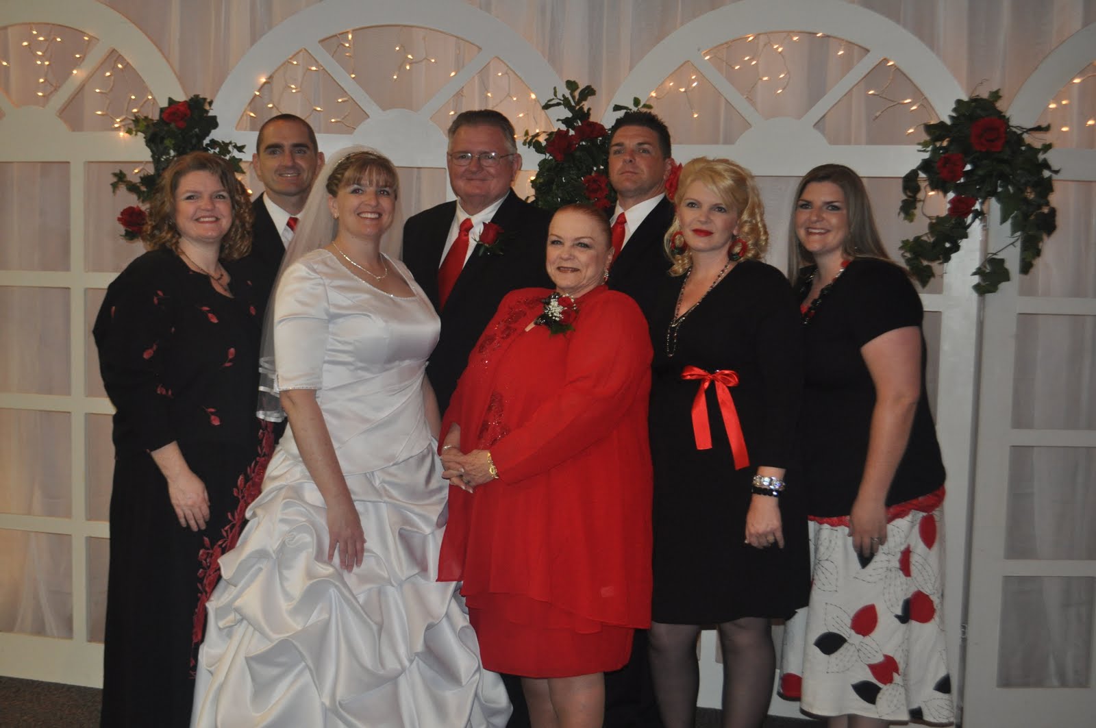 http://4.bp.blogspot.com/_iN8nY_Avlk0/TBajH4aEw1I/AAAAAAAAAPY/5B0aqVorbgY/s1600/wedding+082.jpg